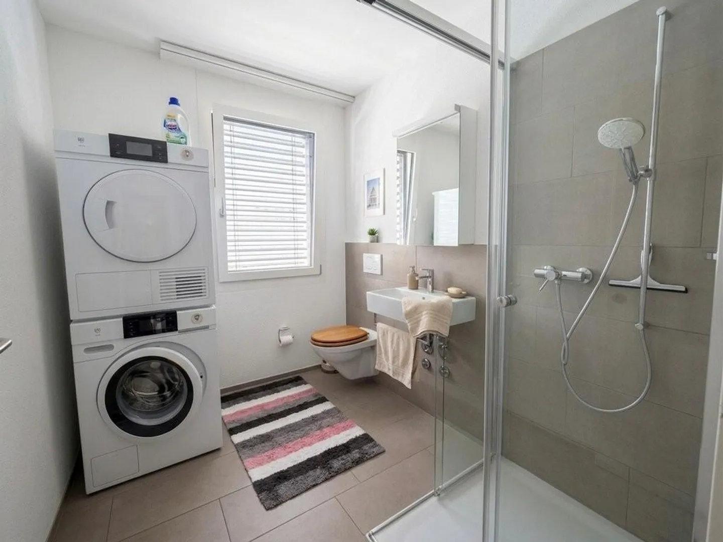 Moderne 4.5-Zimmer-Wohnung mit 36 m2 Balkon in ruhiger Familienlage - Photo 10 sur 11