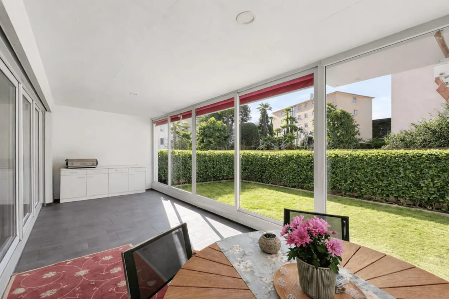 Wunderschöne 4,5 Zimmer in Tenero: eine Wohnung mit dem Komfort von einem... - Foto 2 von 10