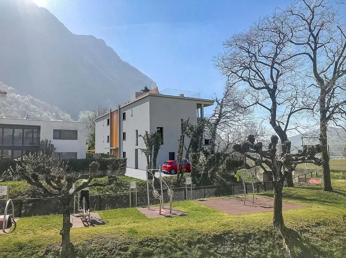 «Nuovo appartamento con solarium e locale hobby a Melano» - Photo 2 of 3