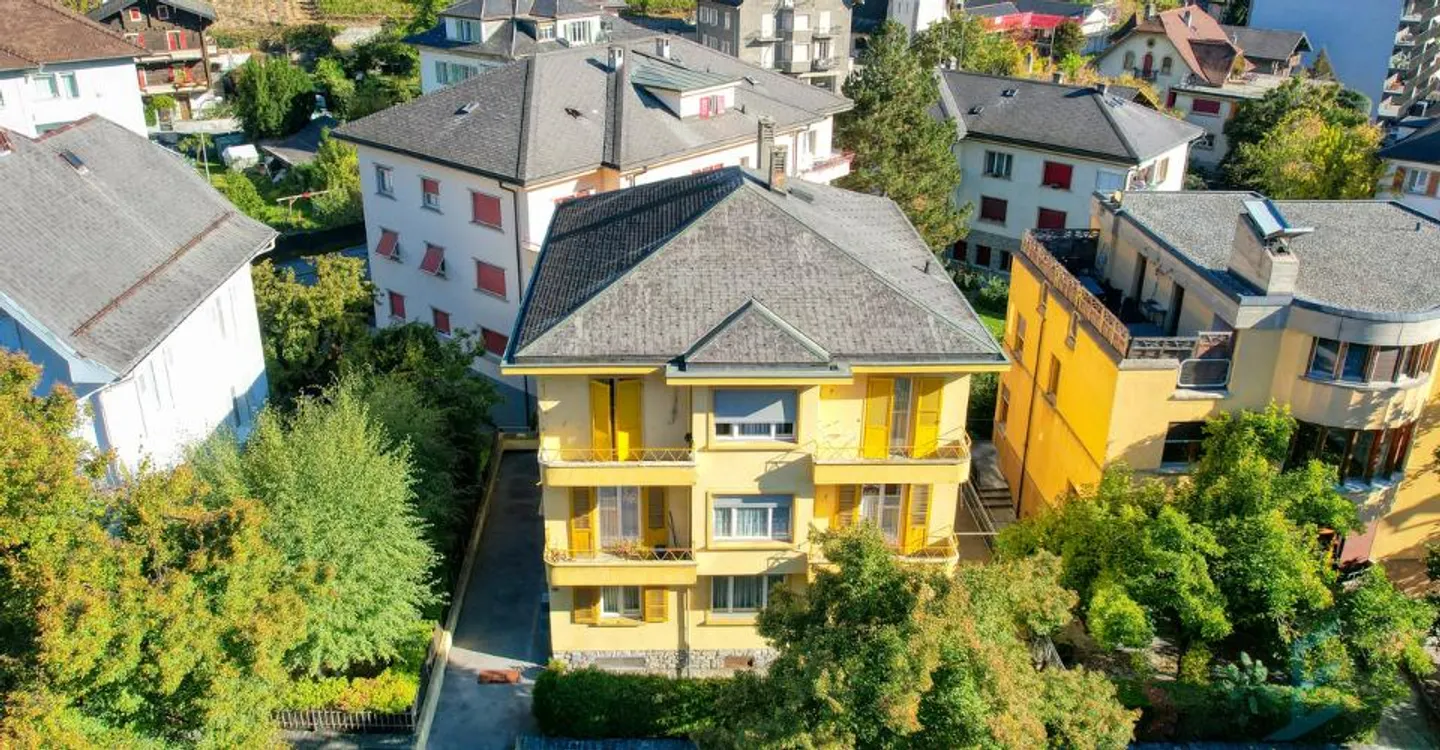 A LOUER Appartement de 2 ½ pièces avec balcon au centre-ville - Foto 1 di 13