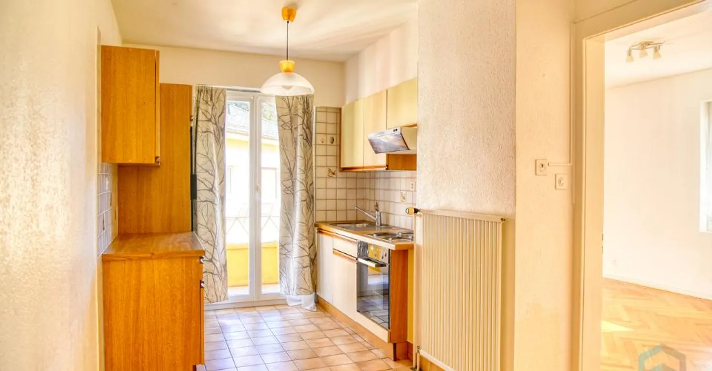 A LOUER Appartement de 2 ½ pièces avec balcon au centre-ville - Foto 7 di 13
