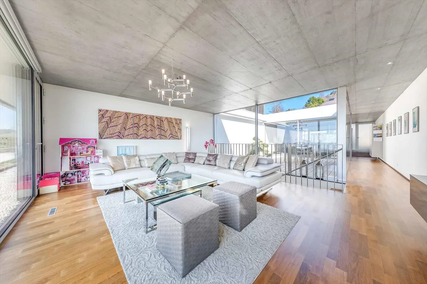 Modern townhouse with patio & terrace - Panoramic view of the lake - Photo 2 of 9