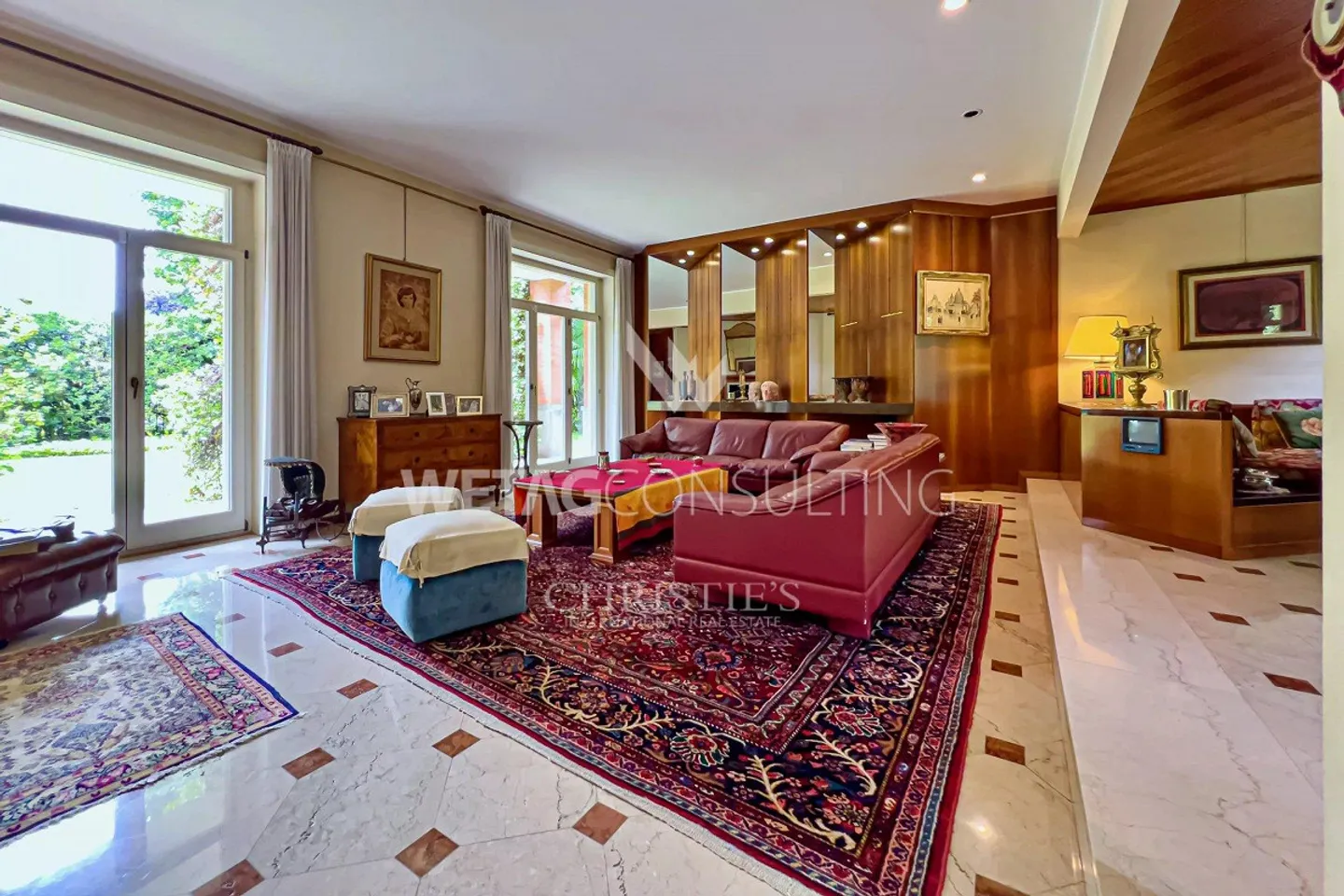 Villa spaziosa e maestosa circondata da spazi verdi a Mendrisio in vendita - Foto 3 di 11