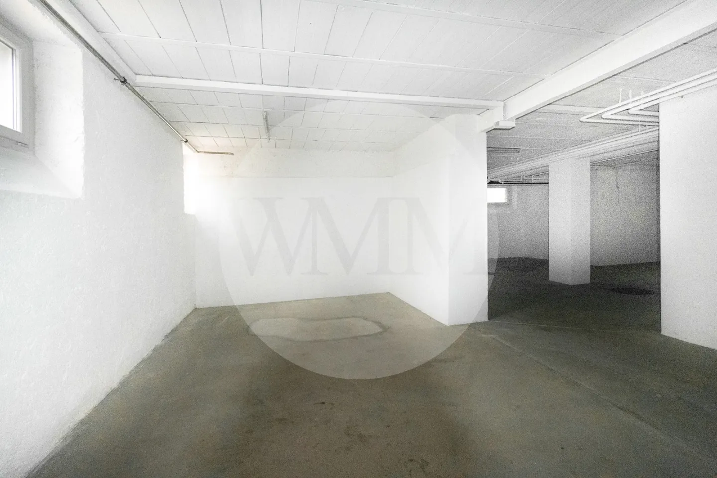 Entrepôt avec Bureau et Accès Indépendant - Photo 2 sur 3