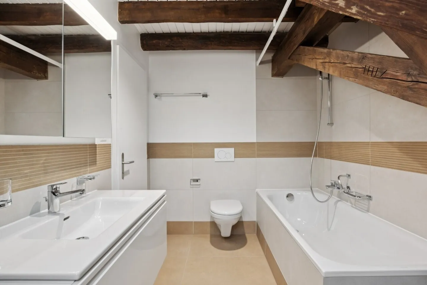 Apartment in the center of Lausanne renovated - Photo 6 of 10