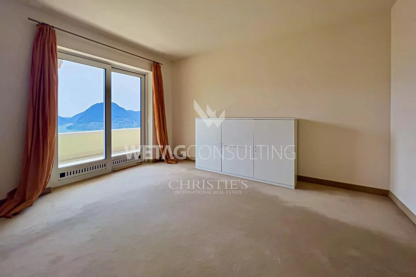 Appartamento Triplex Elegante a Porza con Vista sul Lago, Giardino Privato, Ge... - Foto 10 di 13