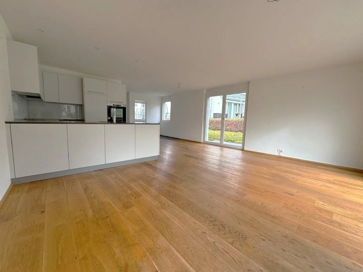 Moderne Familienhaus mit Garten - Foto 3 von 13