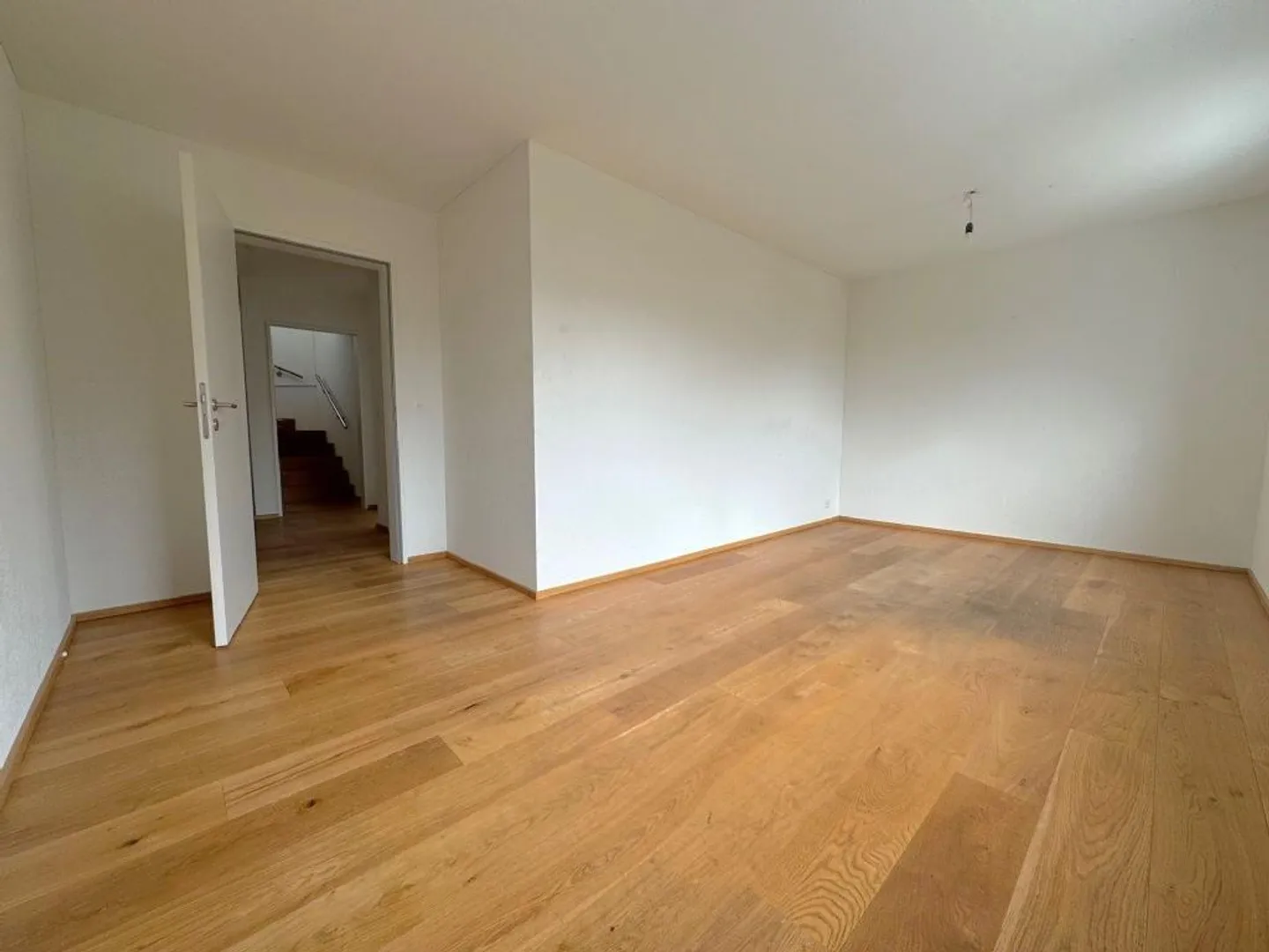 Moderne Familienhaus mit Garten - Foto 9 von 13