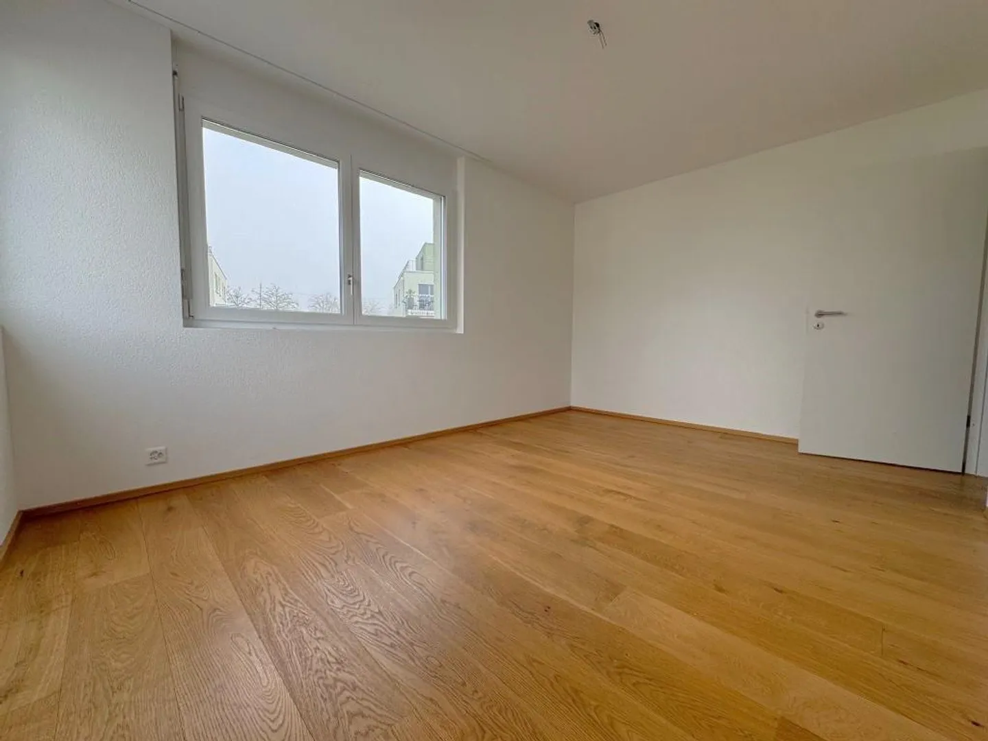 Moderne Familienhaus mit Garten - Foto 8 von 13