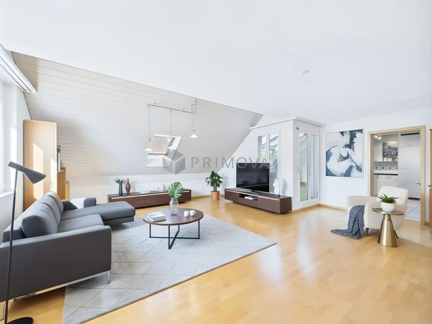 Geräumige Maisonette mit Balkon - Foto 1 von 11