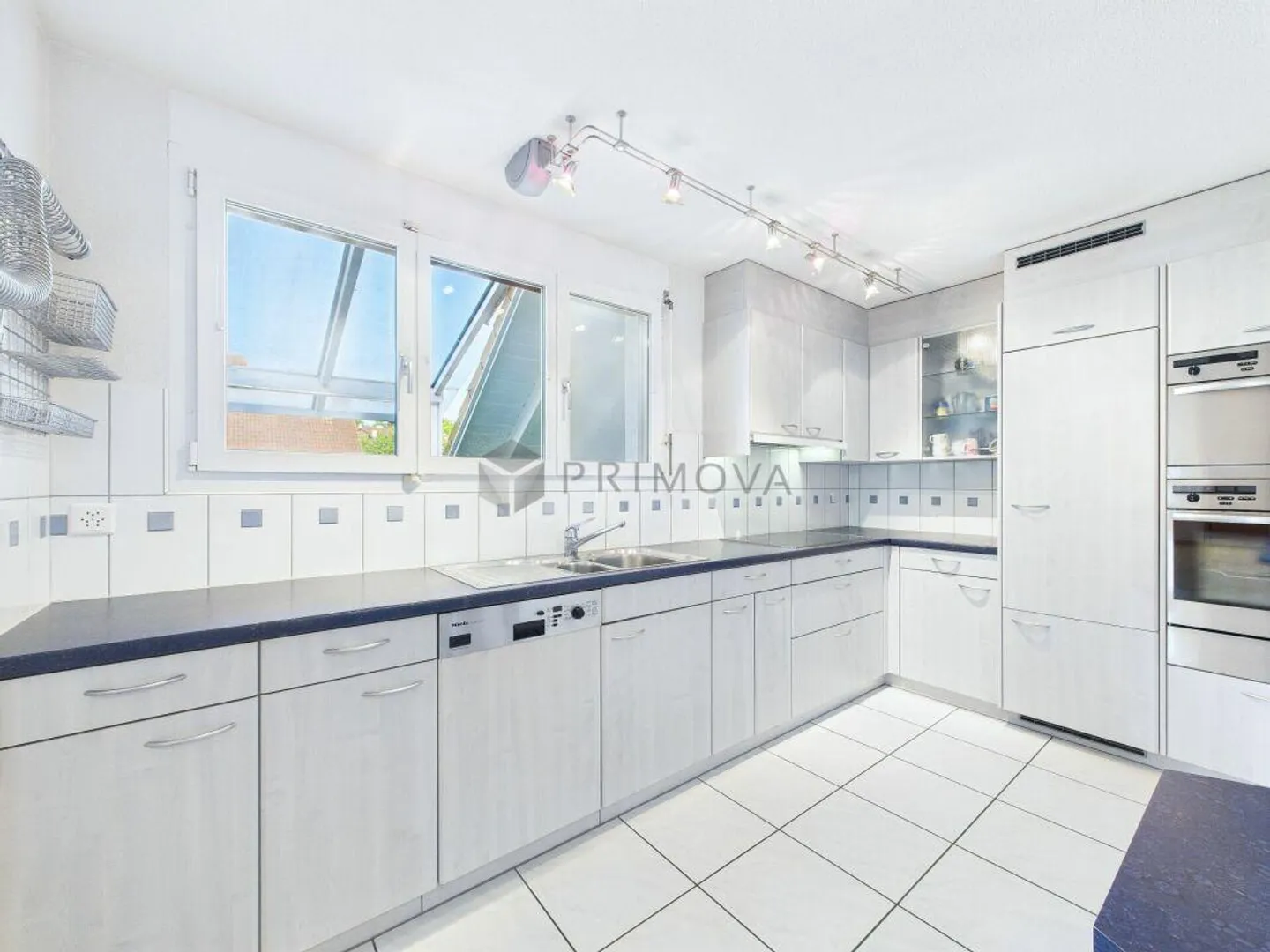 Geräumige Maisonette mit Balkon - Foto 2 von 11