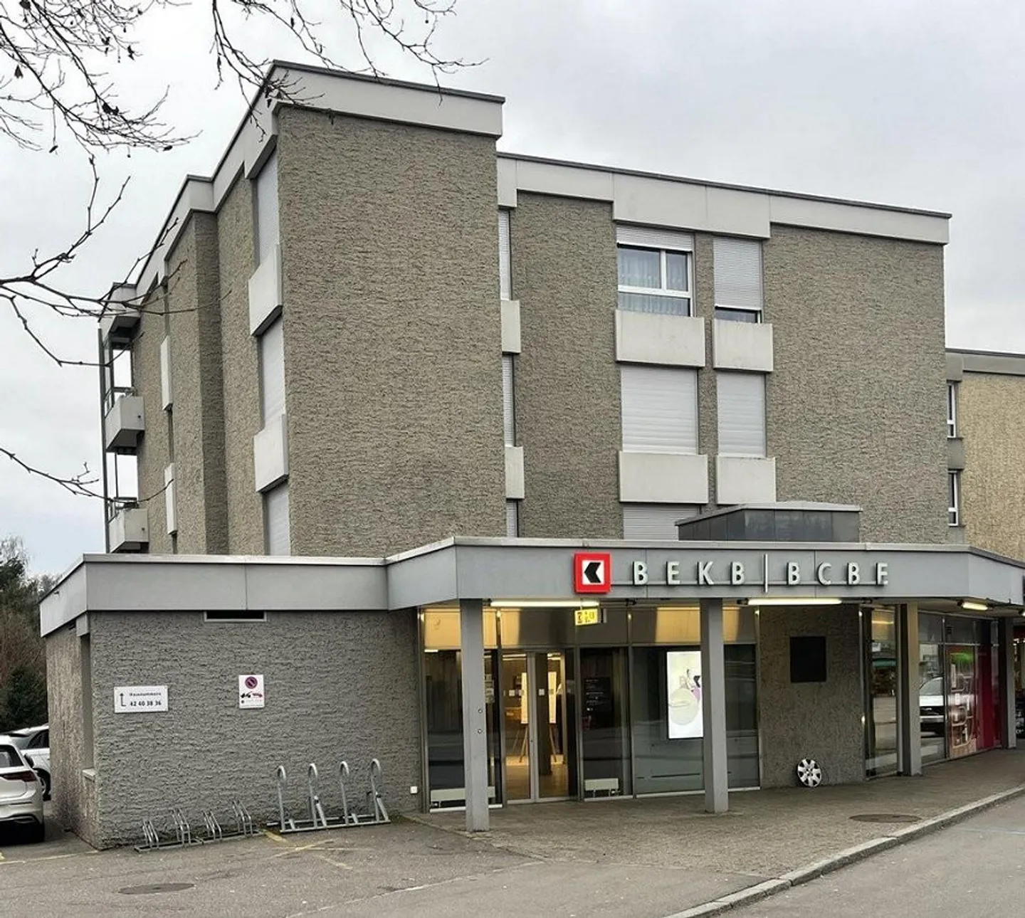Appartamento conveniente con balcone soleggiato in posizione centrale - Foto 2 di 9