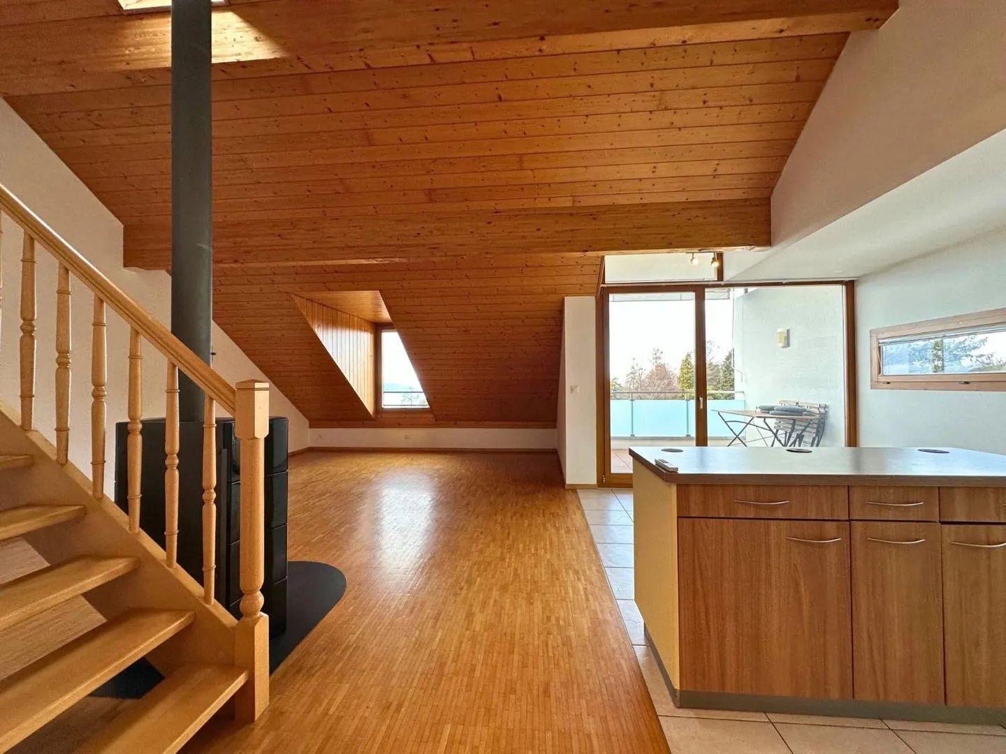 4.5 Room Duplex Attic Apartment - Photo 4 of 12