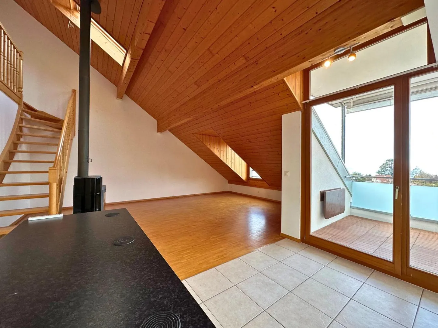 4.5 Room Duplex Attic Apartment - Photo 5 of 12