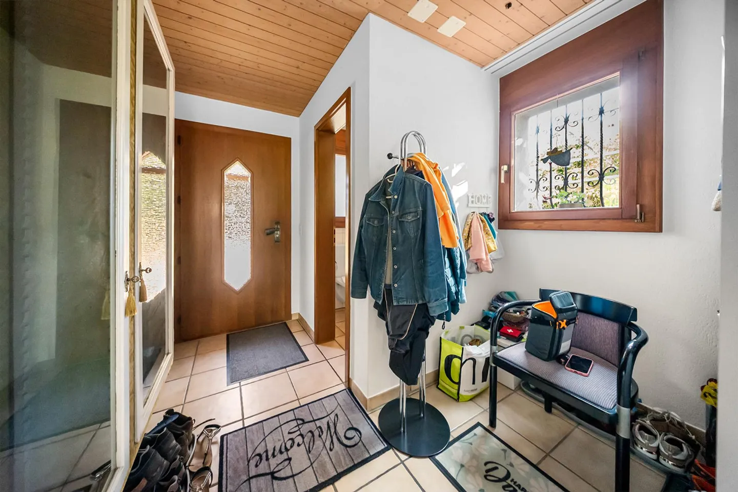 Maison mitoyenne de 4,5 pièces avec grand jardin à Schneisingen - Photo 2 sur 28
