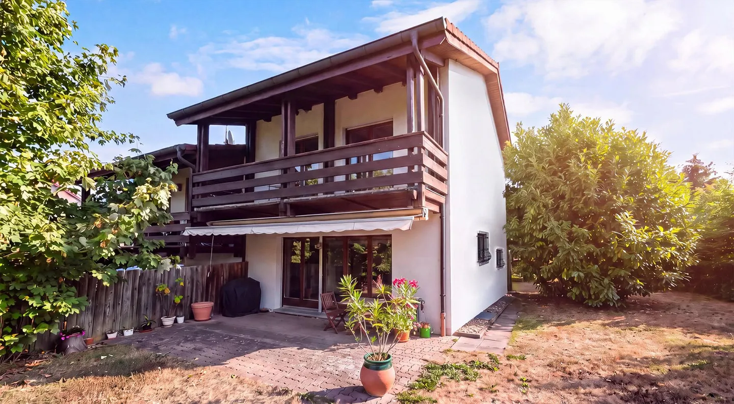 Maison mitoyenne de 4,5 pièces avec grand jardin à Schneisingen - Photo 1 sur 28