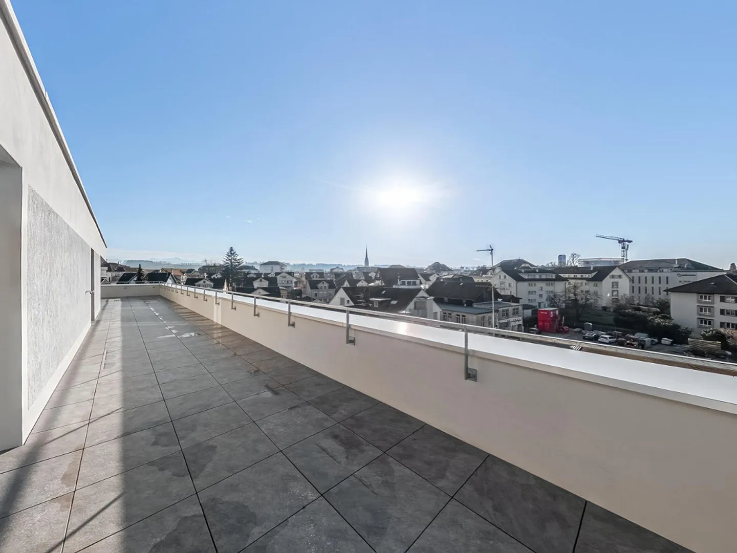 Appartement penthouse de haute qualité avec vue imprenable, calme, emplacement central - Photo 1 sur 13