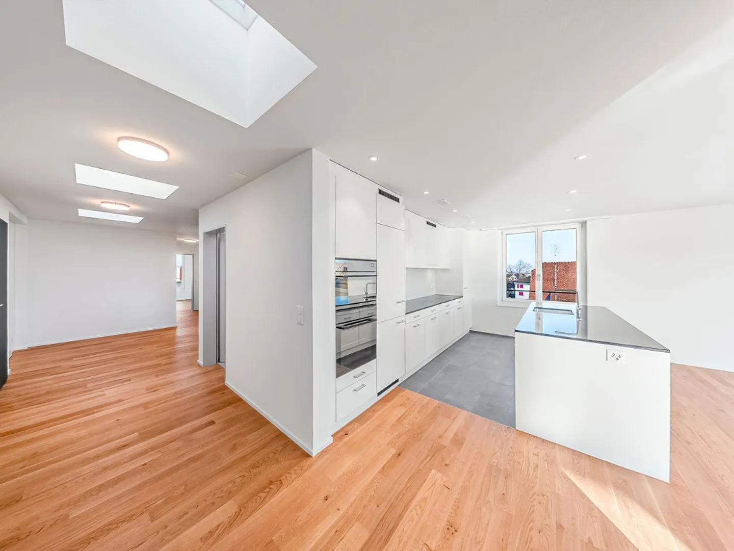 Appartement penthouse de haute qualité avec vue imprenable, calme, emplacement central - Photo 5 sur 13