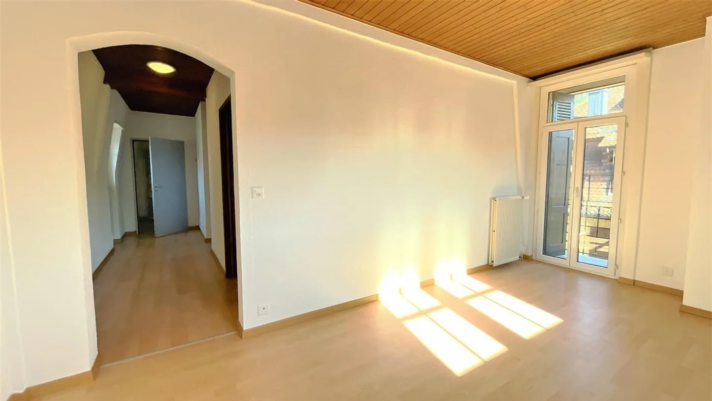 Incantevole appartamento di 2,5 stanze nel cuore di Tavannes - Foto 5 di 10