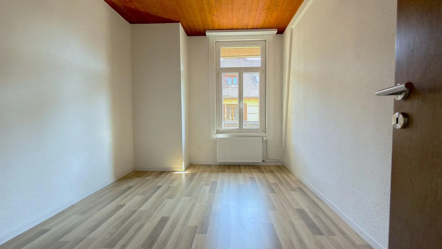 Incantevole appartamento di 2,5 stanze nel cuore di Tavannes - Foto 6 di 10