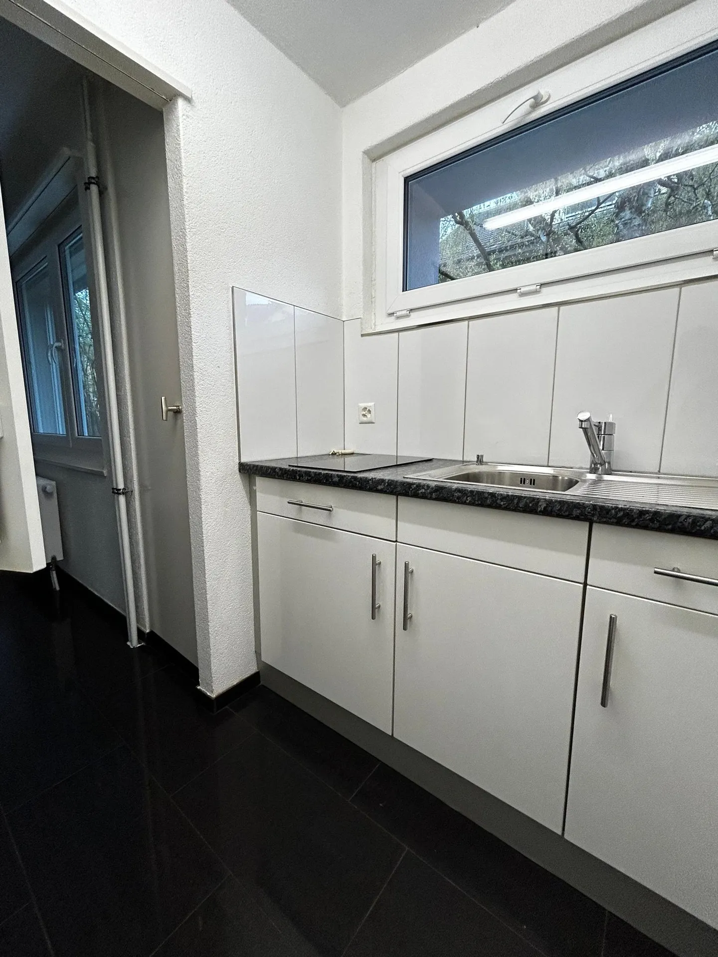 Gemütliche renovierte Wohnung in Biel - Foto 4 von 5