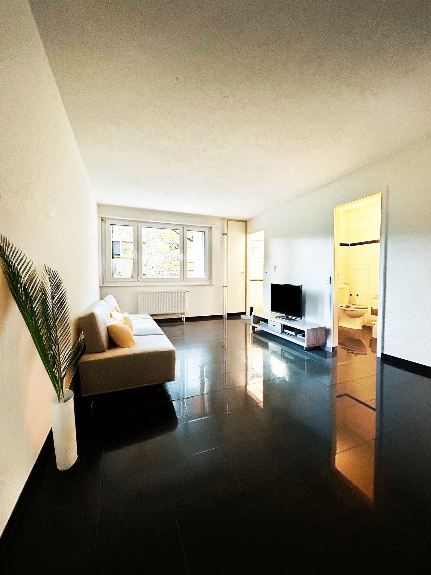 Gemütliche renovierte Wohnung in Biel - Foto 2 von 5