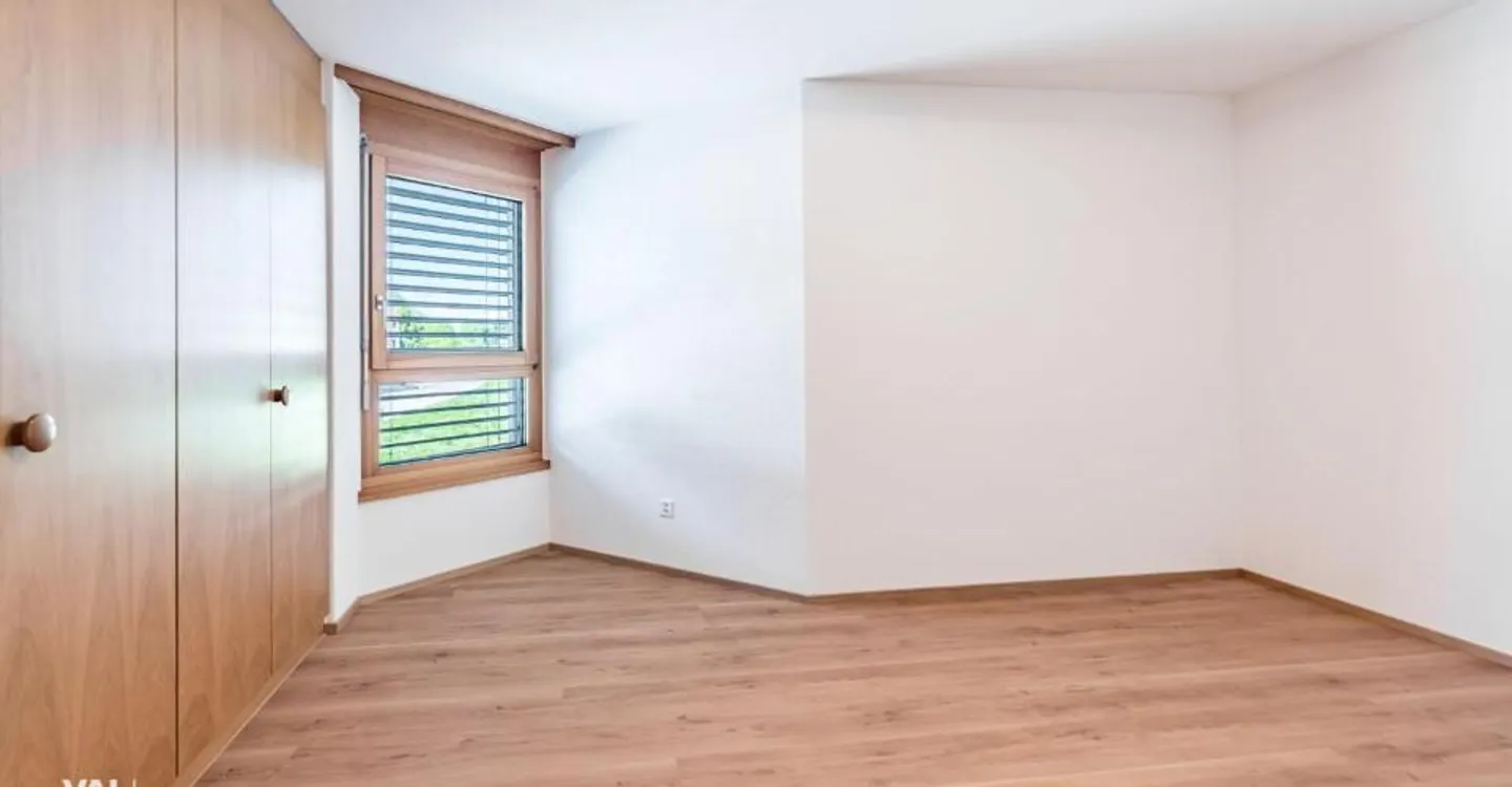 Stylishly renovated 4.5-room apartment in a quiet location in Raron - Photo 4 of 12