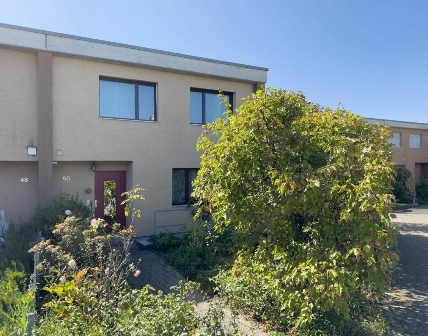 Ampia casa angolare di 6,5 stanze con veranda e facile manutenzione... - Foto 3 di 30