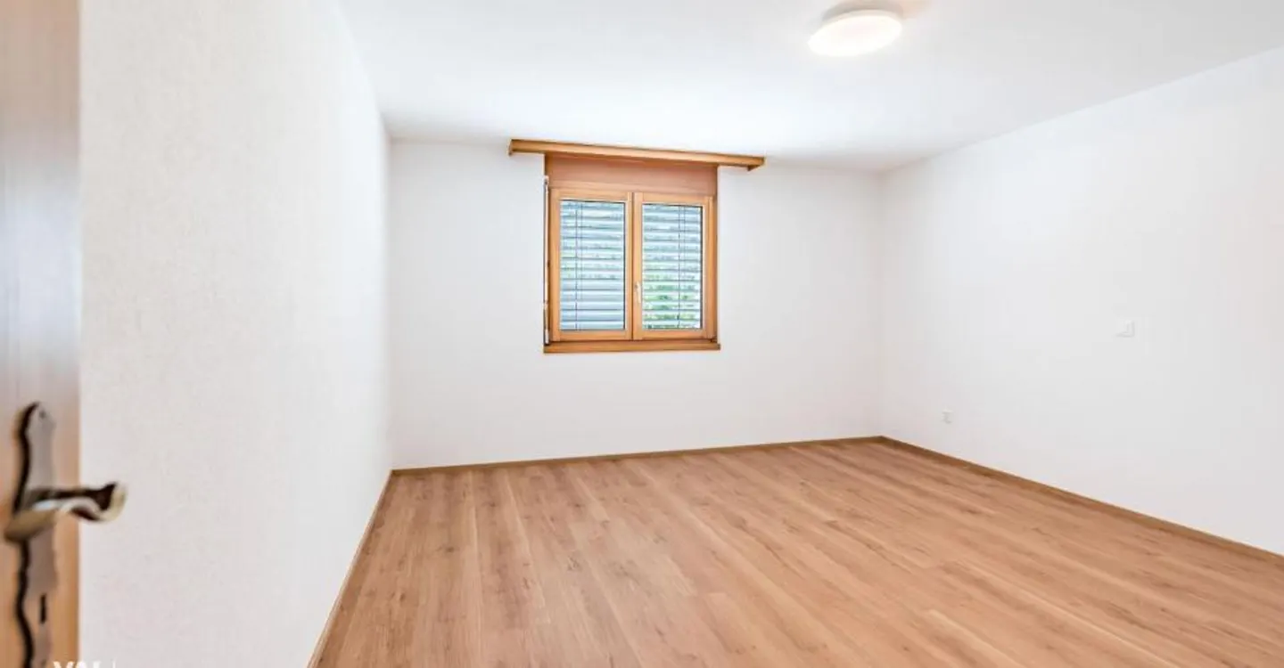 Stylishly renovated 4.5-room apartment in a quiet location in Raron - Photo 6 of 12