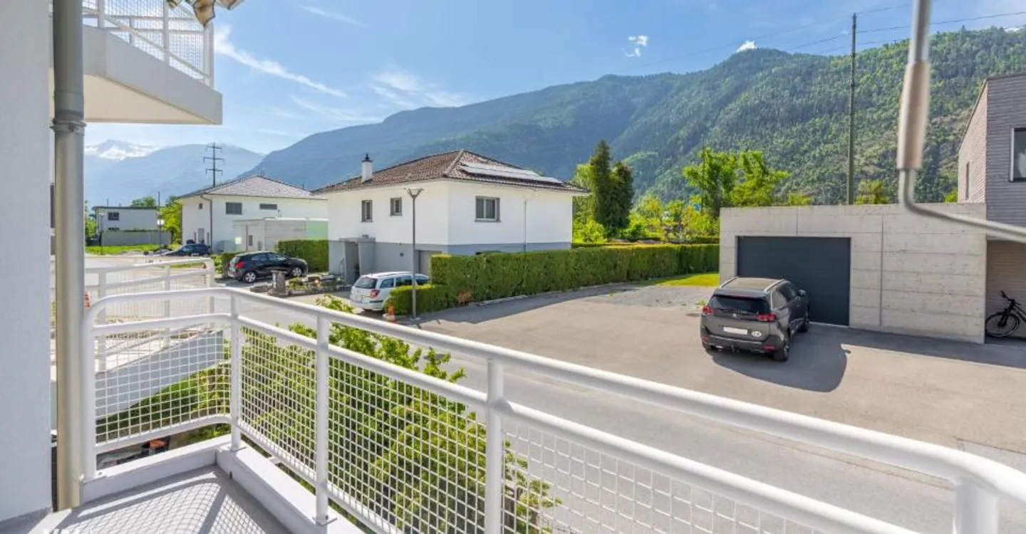 Stylishly renovated 4.5-room apartment in a quiet location in Raron - Photo 9 of 12