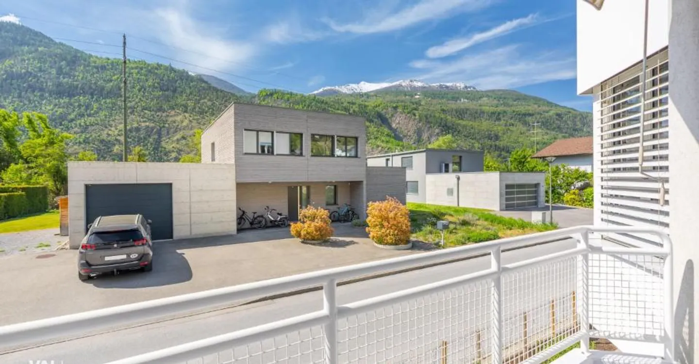 Stylishly renovated 4.5-room apartment in a quiet location in Raron - Photo 10 of 12