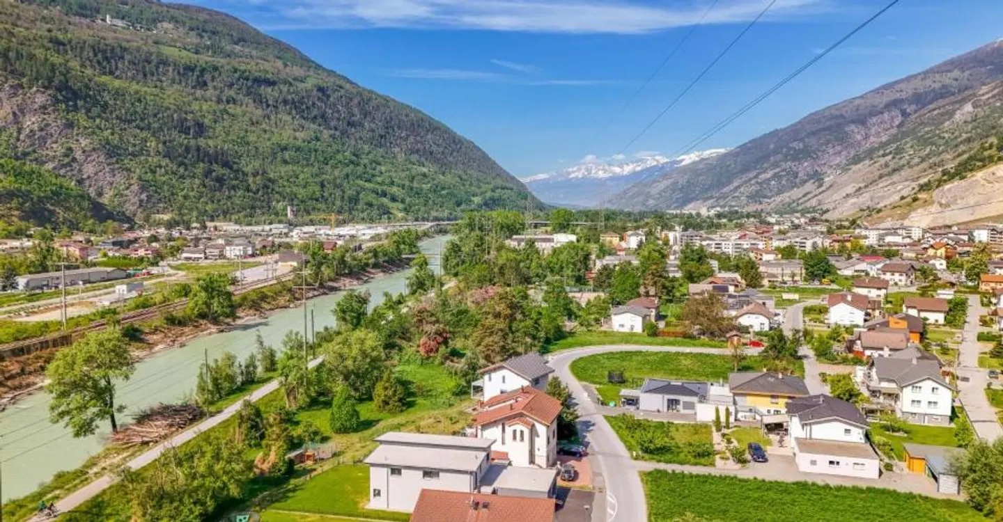 Stylishly renovated 4.5-room apartment in a quiet location in Raron - Photo 11 of 12