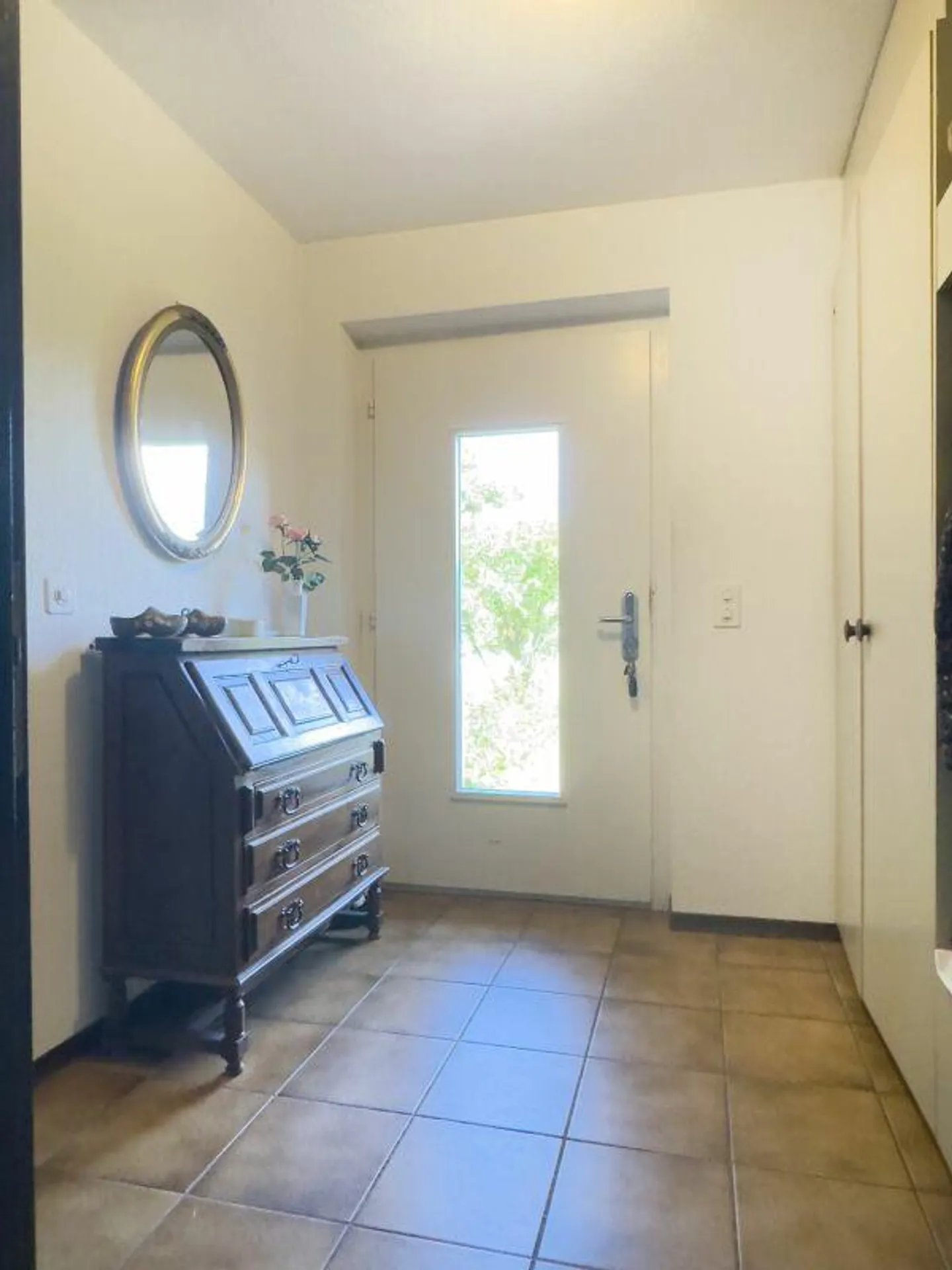 Ampia casa angolare di 6,5 stanze con veranda e facile manutenzione... - Foto 5 di 30
