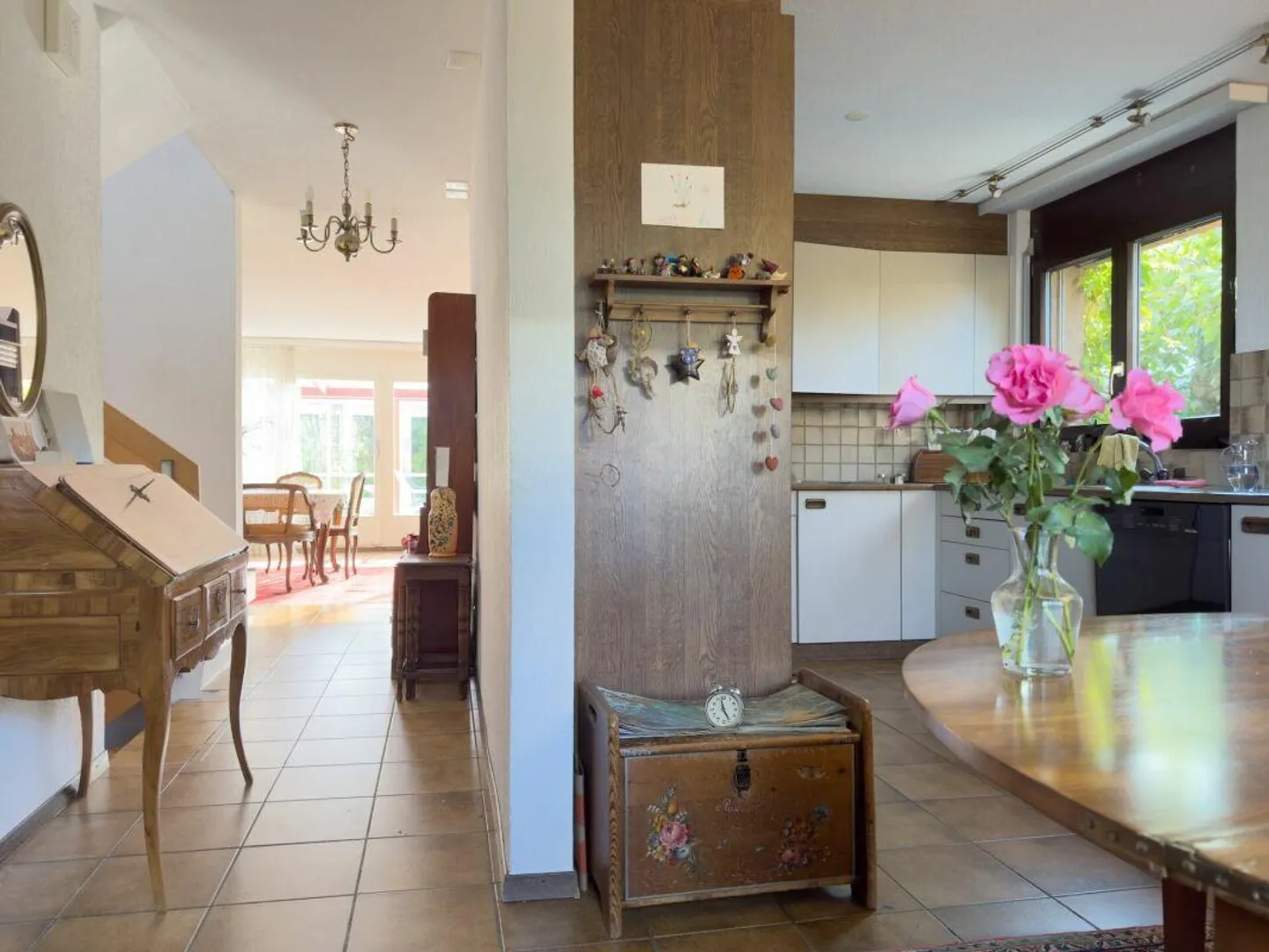 Ampia casa angolare di 6,5 stanze con veranda e facile manutenzione... - Foto 6 di 30