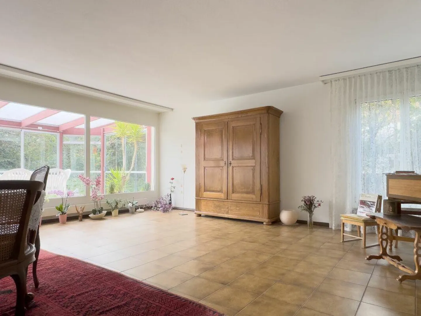 Ampia casa angolare di 6,5 stanze con veranda e facile manutenzione... - Foto 9 di 30