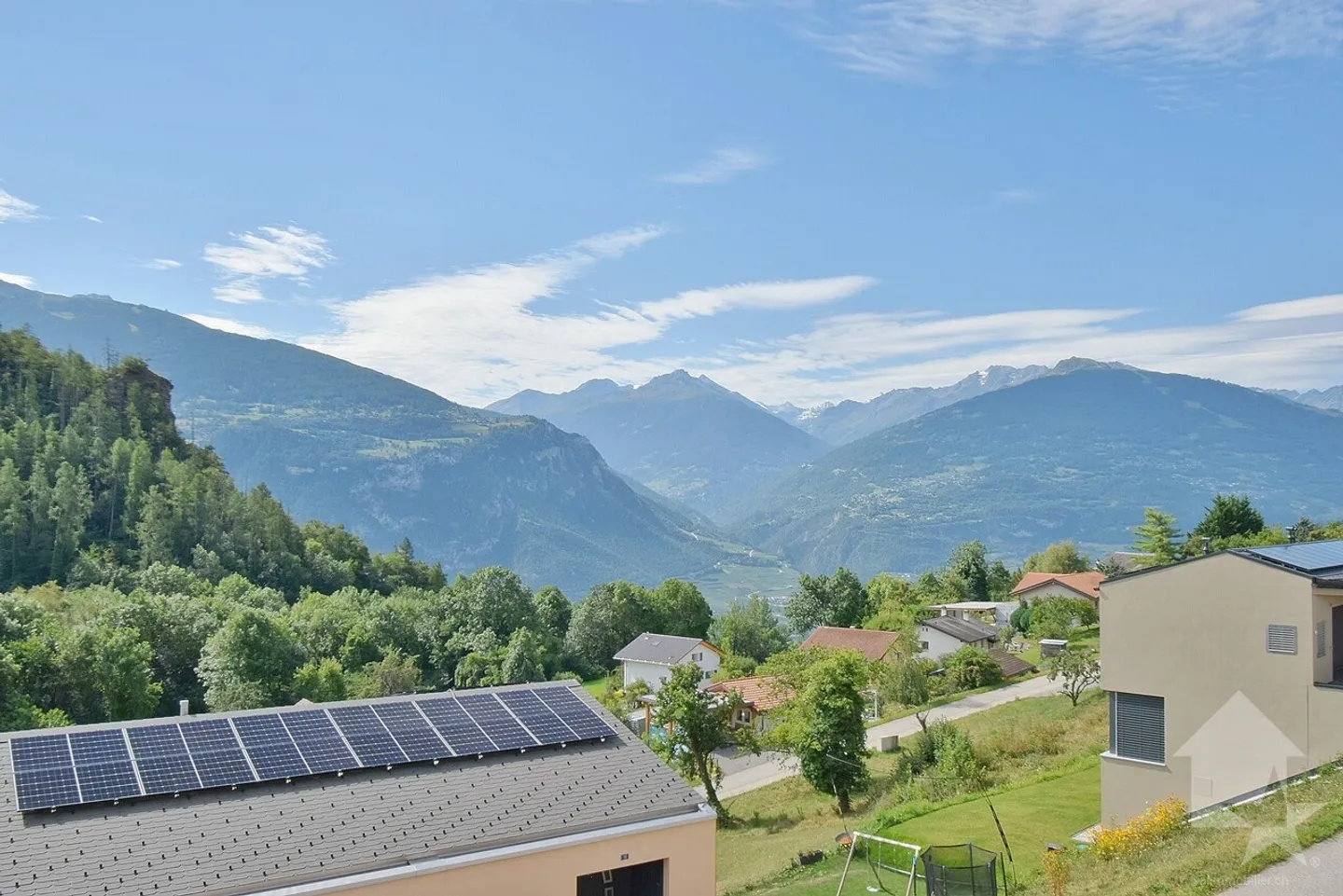 Magnifica nuova villa in una posizione tranquilla con vista mozzafiato! - Foto 1 di 19