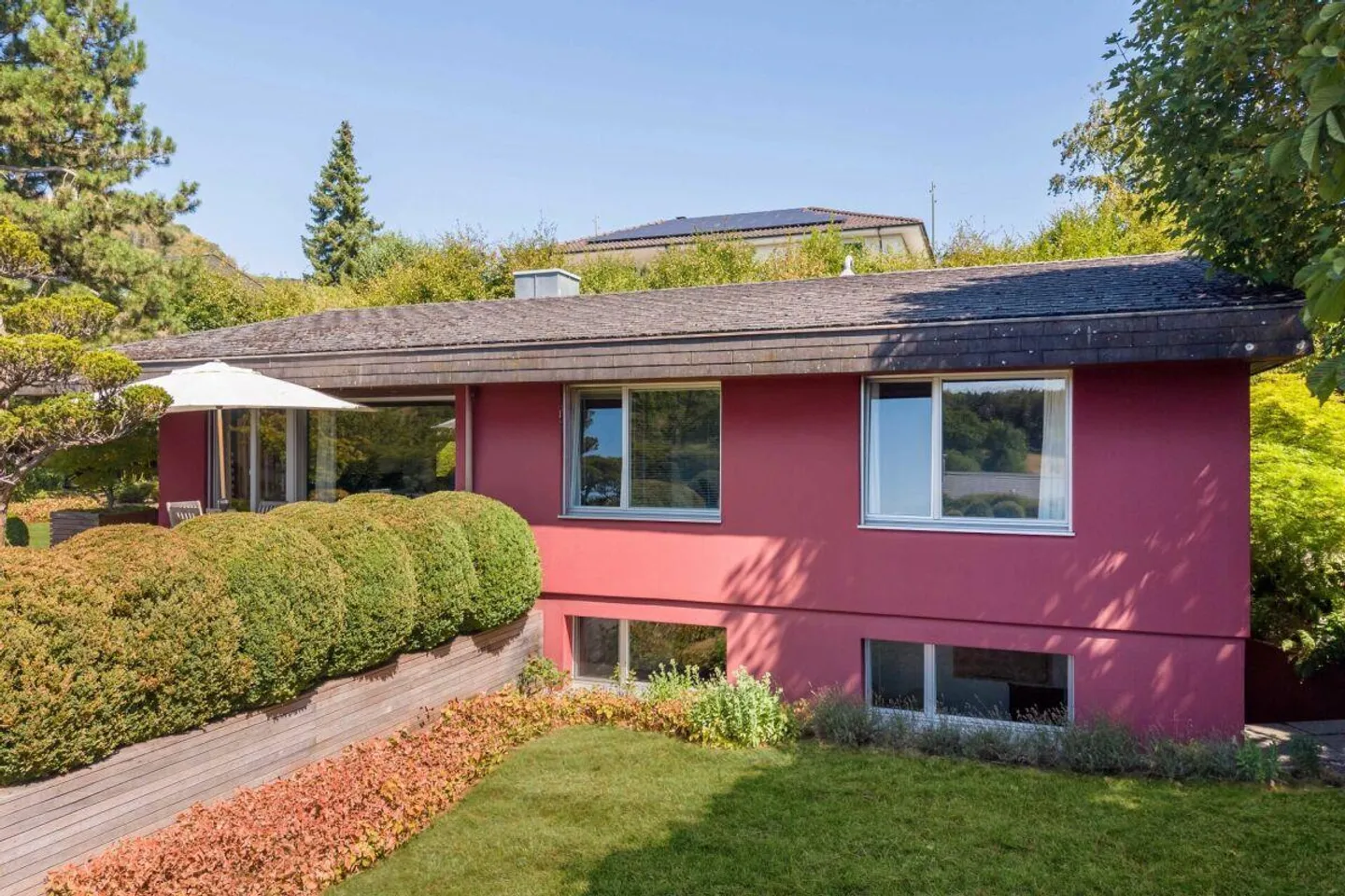 Einfamilienhaus-Bungalow mit exklusiver Gartenanlage und Gewerberau... - Photo 16 of 18