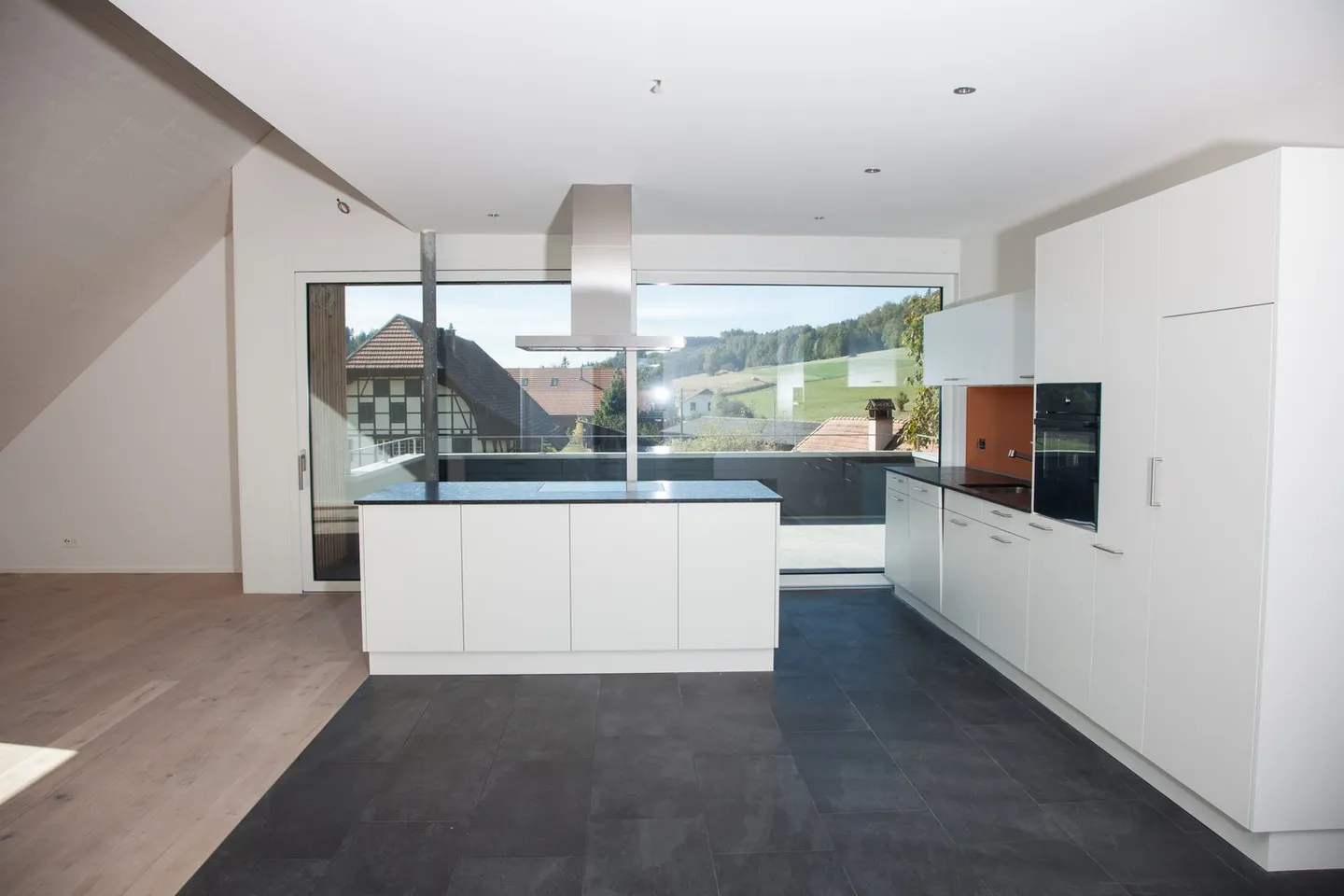 Appartement en duplex de 5,5 pièces avec terrasse à Ichertswil - Photo 2 sur 13