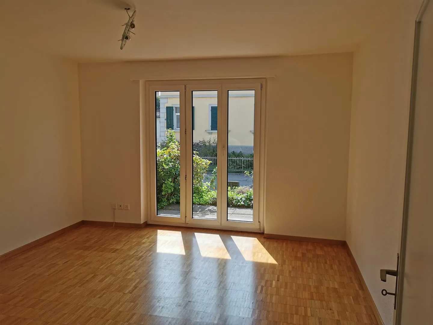 Appartement lumineux de 3 pièces dans un emplacement central - Photo 2 sur 8