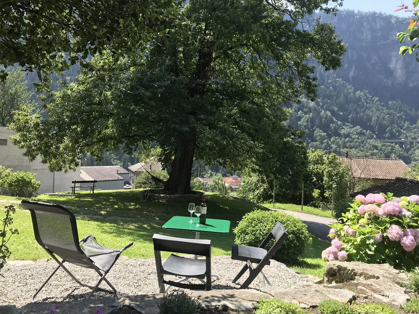 Edificio in stile Liberty, immerso nella natura a Faido, eccellente proprietà d'investimento anche come fonte di reddito - Foto 9 di 11