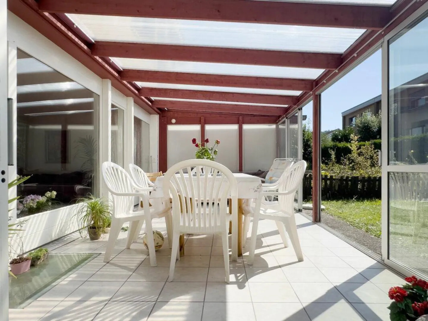 Ampia casa angolare di 6,5 stanze con veranda e facile manutenzione... - Foto 16 di 30