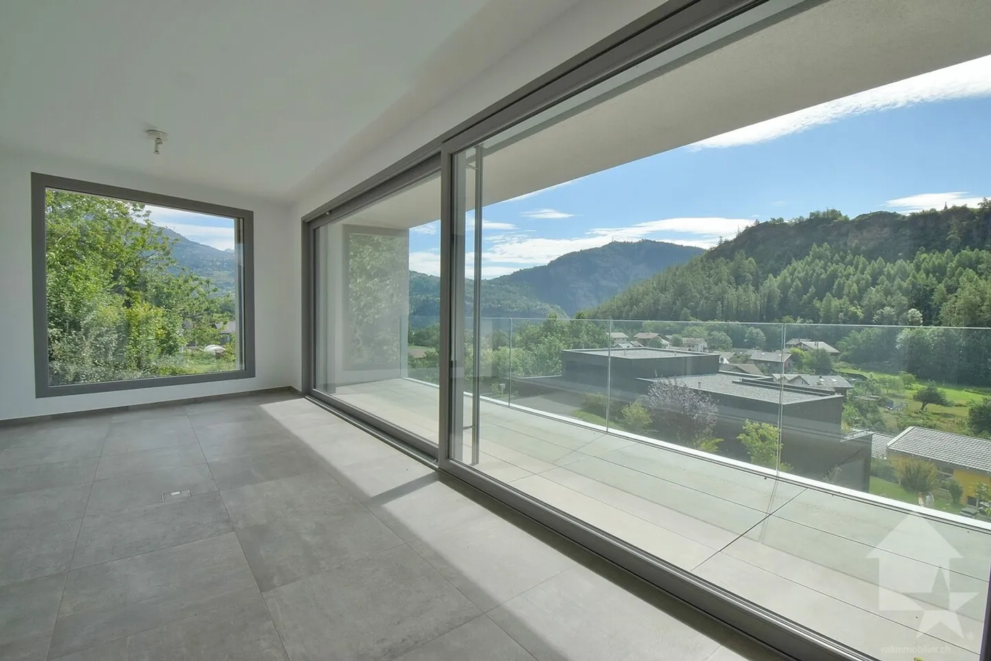 Magnifica nuova villa in una posizione tranquilla con vista mozzafiato! - Foto 10 di 19