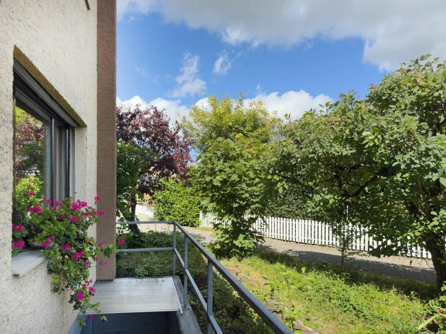 Ampia casa angolare di 6,5 stanze con veranda e facile manutenzione... - Foto 20 di 30