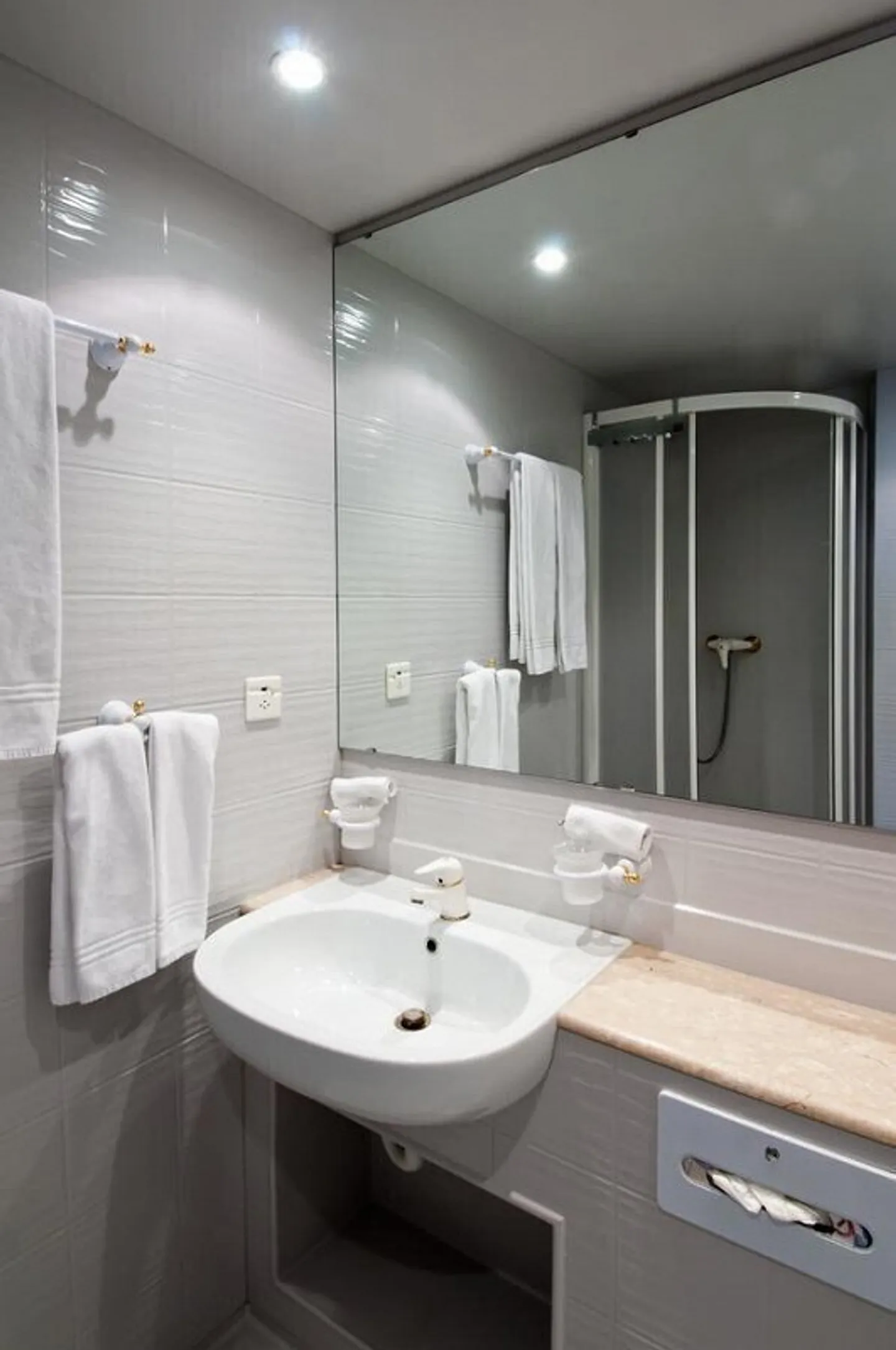 Bellevue House | BE - Photo 9 of 10