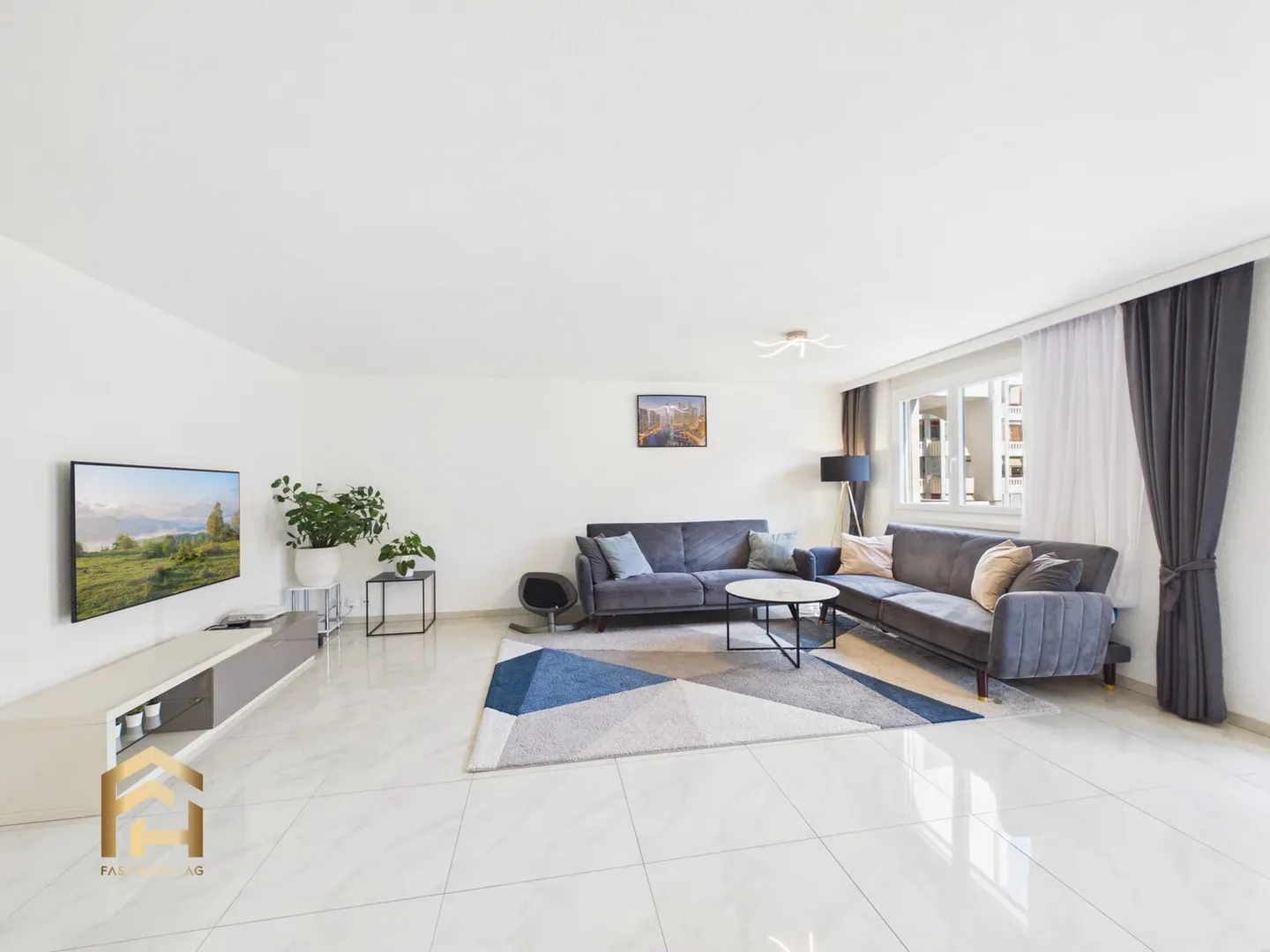 Modernisierte Familienwohnung in Naters - Foto 1 von 13