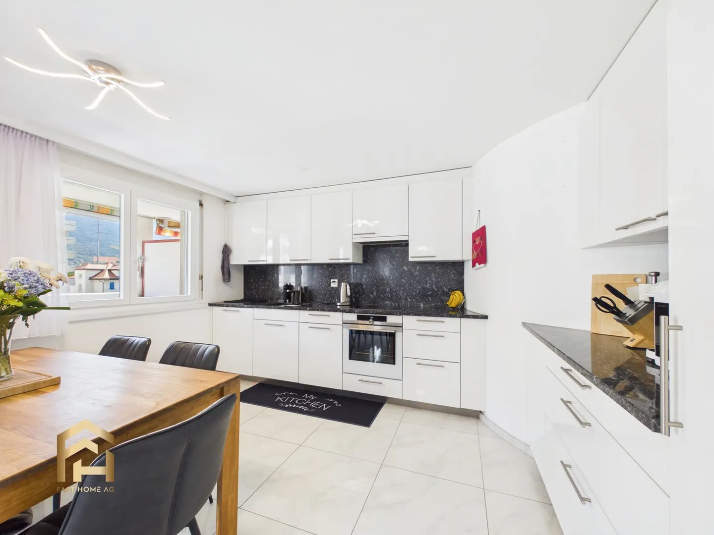 Modernisierte Familienwohnung in Naters - Foto 3 von 13