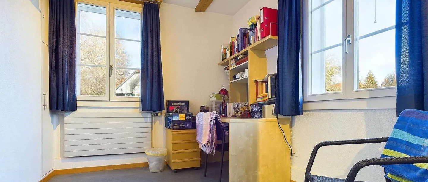 Charming 3.5-room apartment in rural Ersigen - quiet, central and - Photo 6 of 13