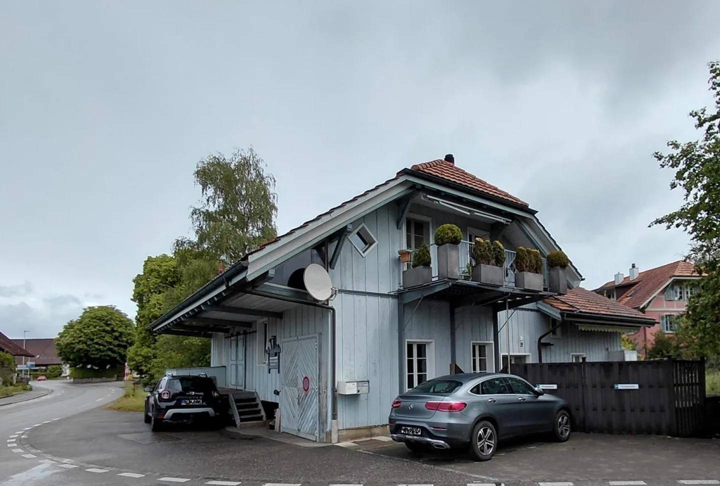 Charming 3.5-room apartment in rural Ersigen - quiet, central and - Photo 13 of 13