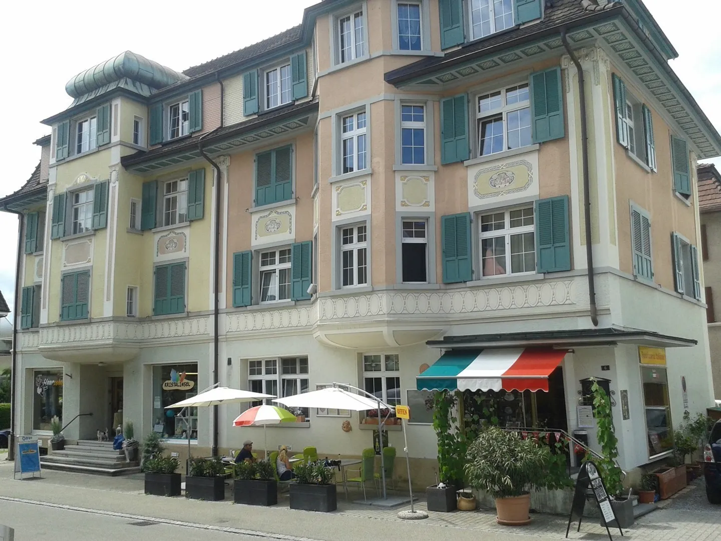 gepflegte 4 Zi. Wohnung, zentral gelegen - Foto 2 von 9