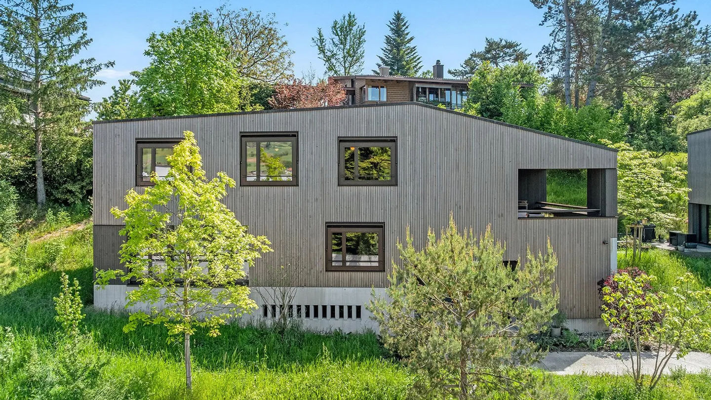 Modern Single-Family House with a View of the Greenery - Photo 1 of 4